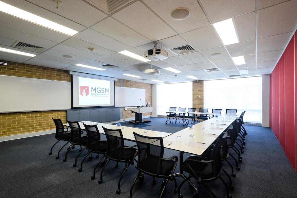 Lakeside Hotel And Conference Centre Sydney Exterior photo