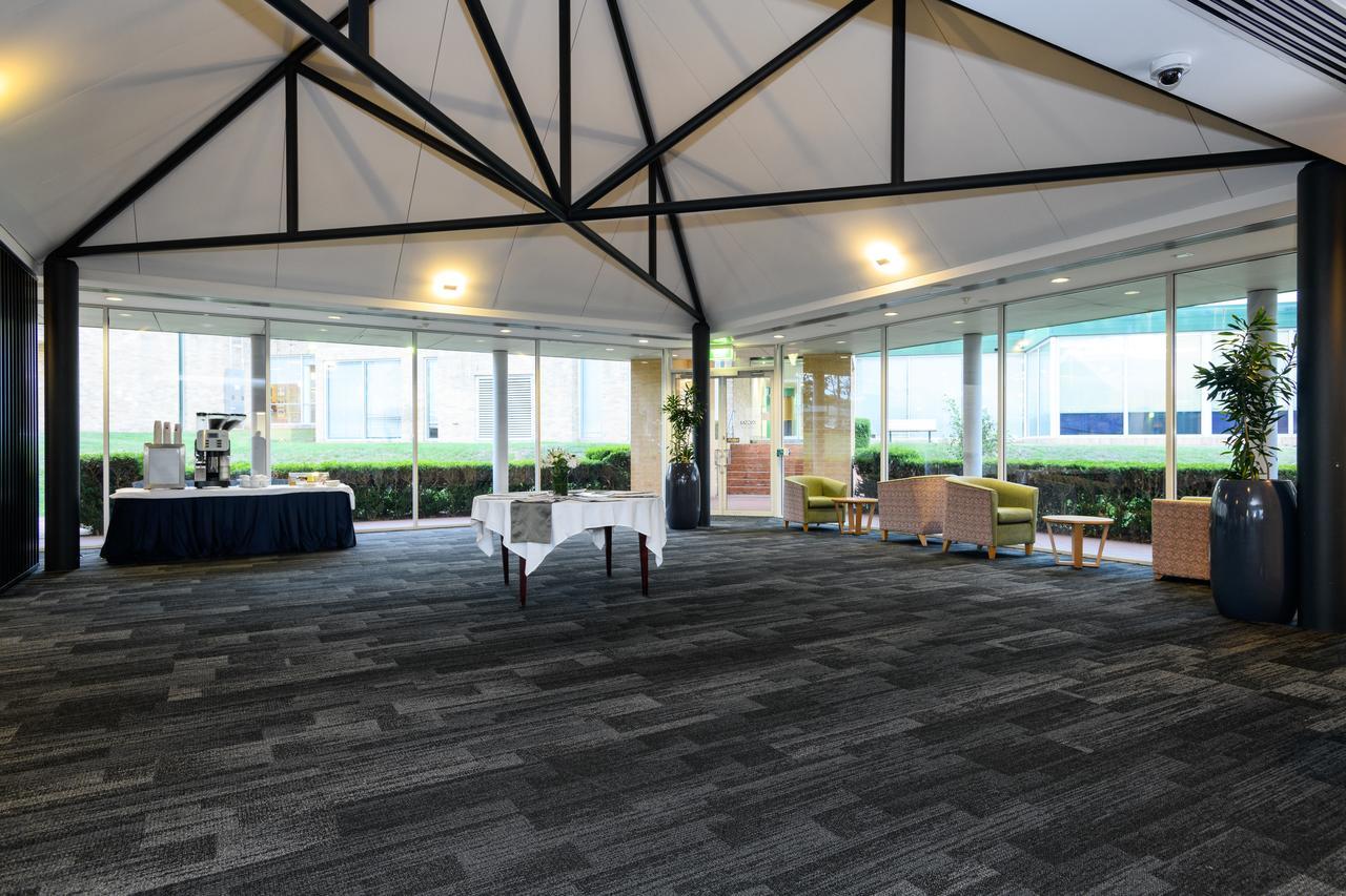 Lakeside Hotel And Conference Centre Sydney Exterior photo