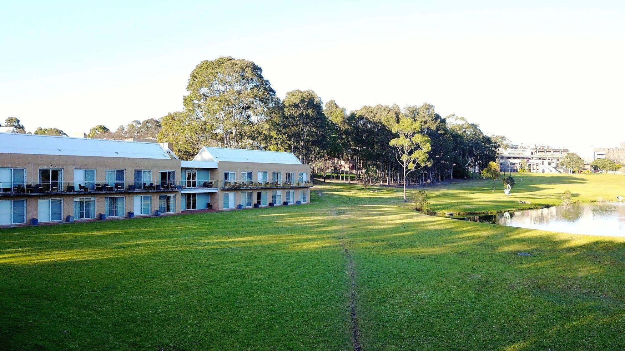 Lakeside Hotel And Conference Centre Sydney Exterior photo