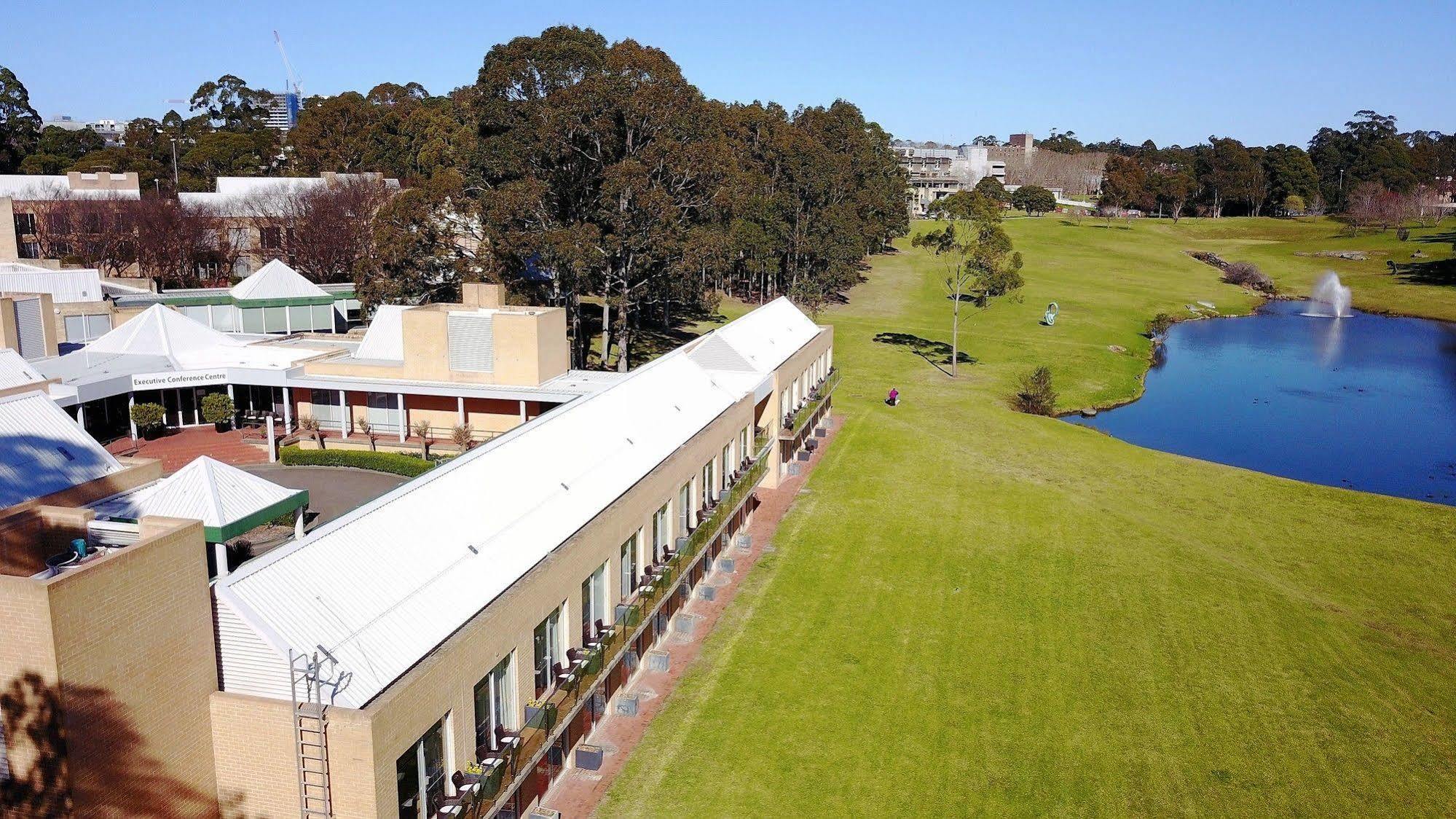 Lakeside Hotel And Conference Centre Sydney Exterior photo