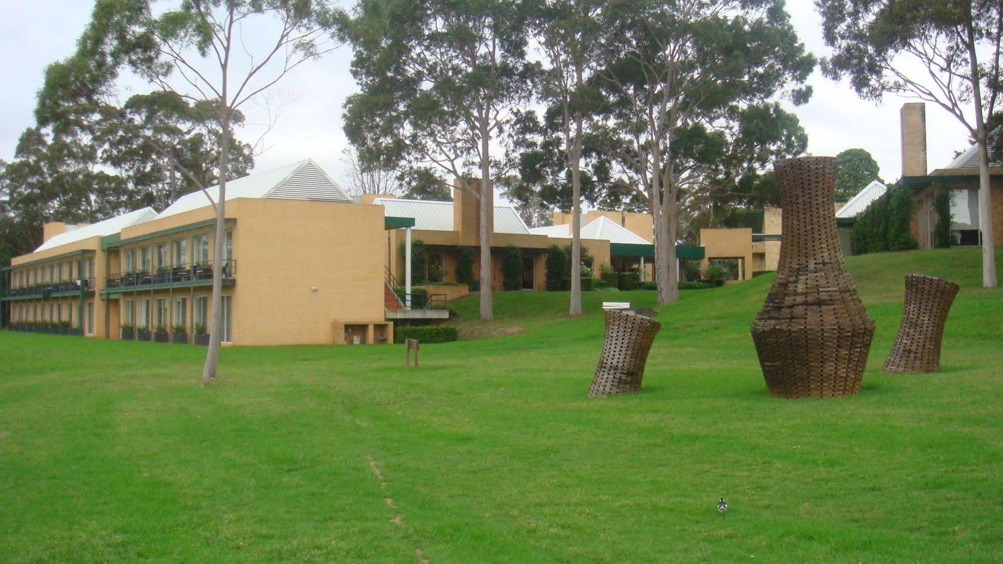 Lakeside Hotel And Conference Centre Sydney Exterior photo